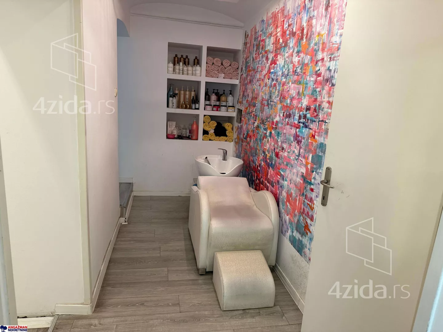 Lokal | 4zida