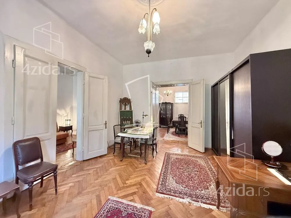 Četvoroiposoban stan | 4zida