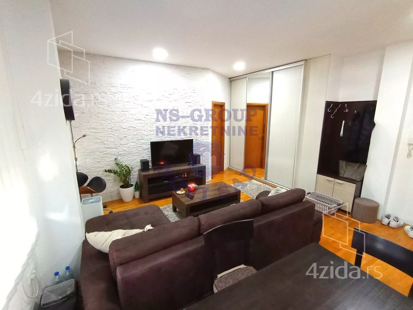 Jednoiposoban stan | 4zida