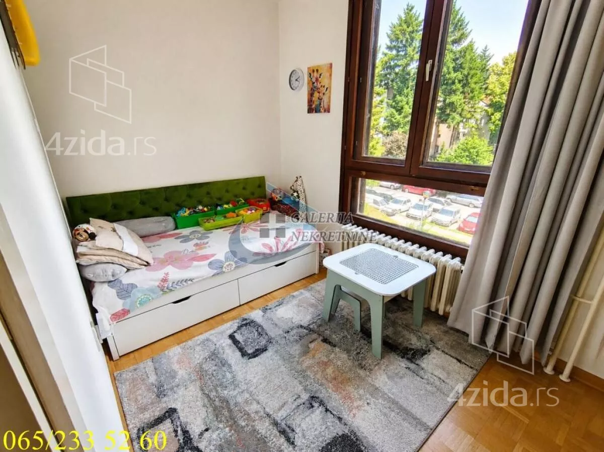 Troiposoban stan | 4zida