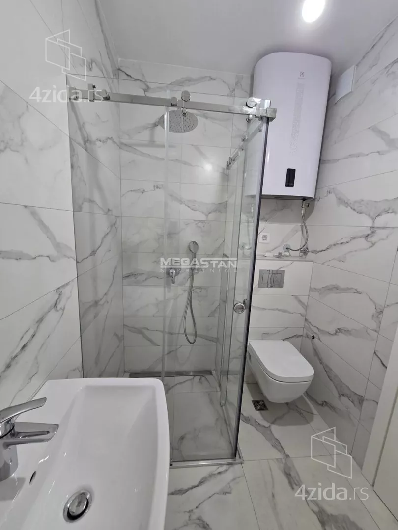 Četvoroiposoban stan | 4zida