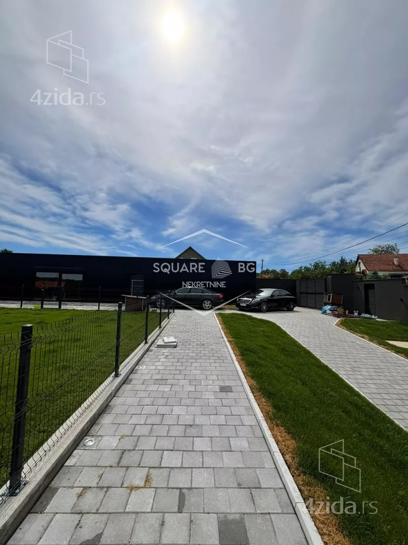 Četvoroiposoban stan | 4zida