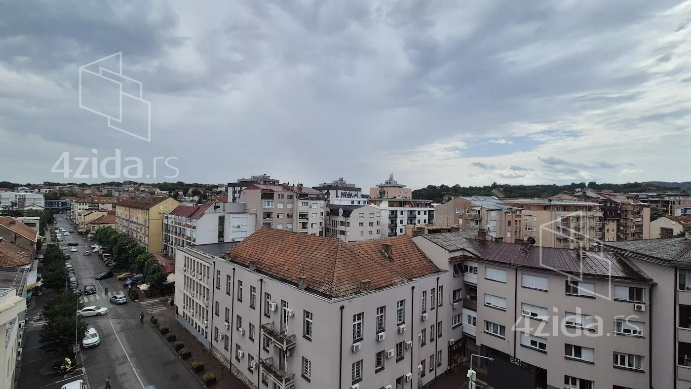 Četvoroiposoban stan | 4zida