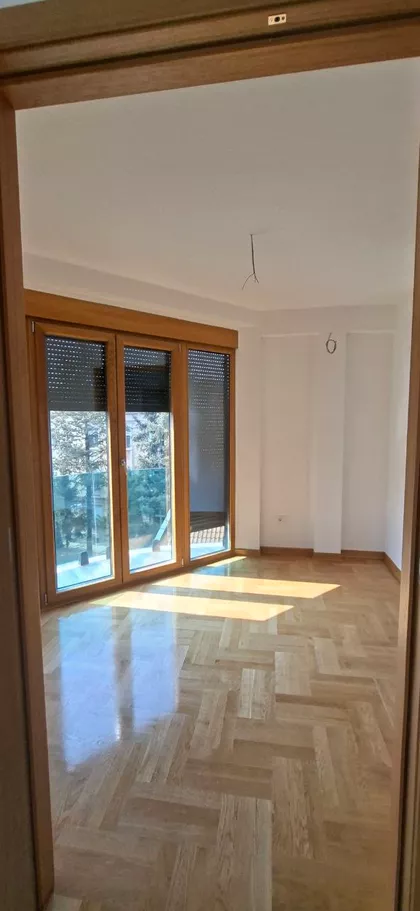 Vukov Spomenik | 4zida.rs