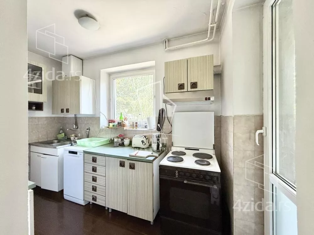 Petosoban stan | 4zida