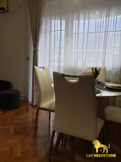 VASE STAJIĆA | 4zida.rs