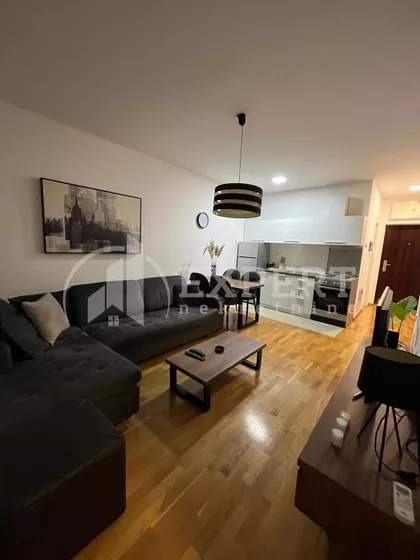 Sestre Baković | 4zida.rs