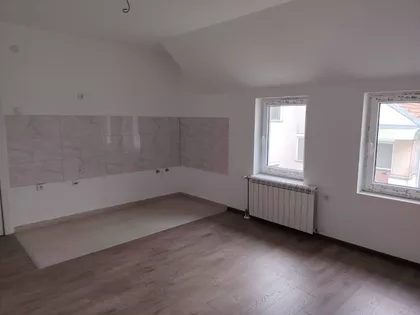 Zmaj Jovina 22 | 4zida.rs