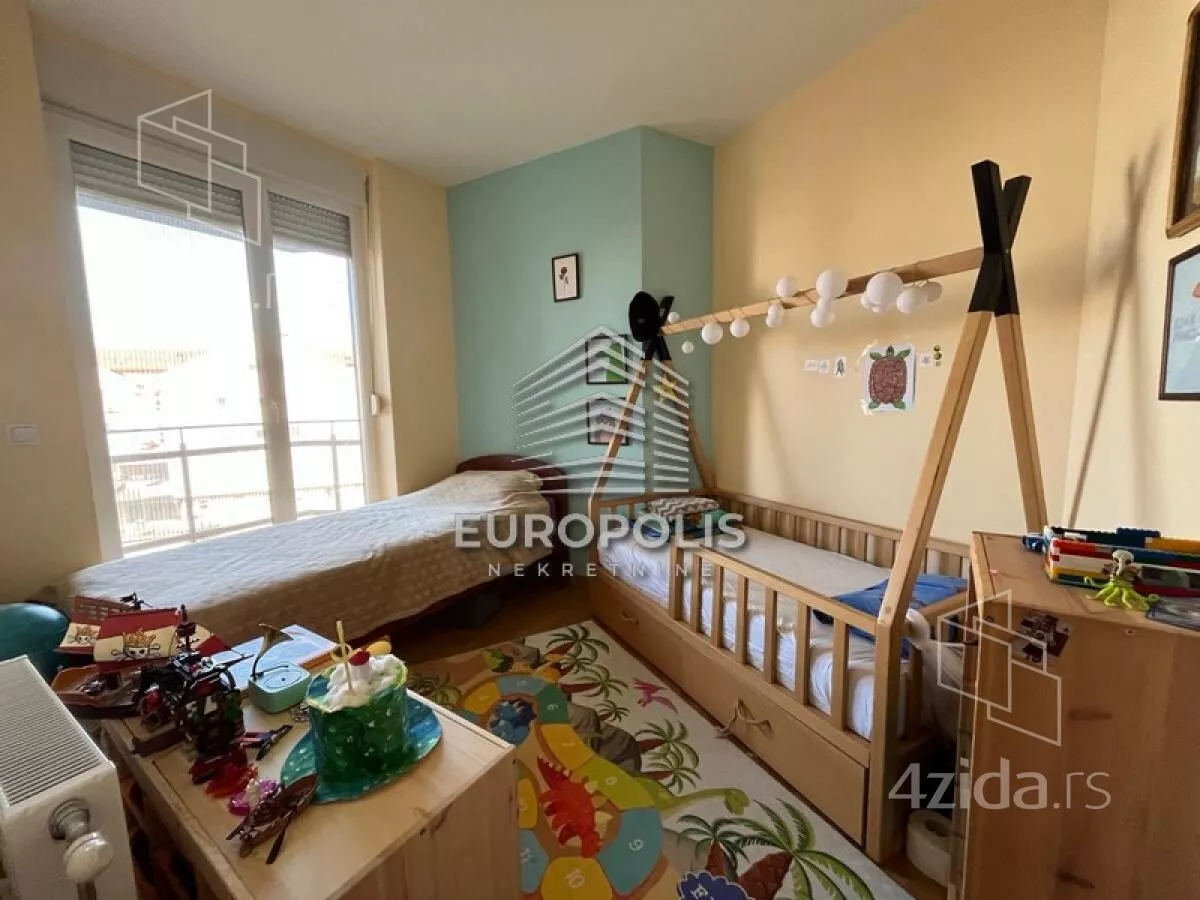 Troiposoban stan | 4zida