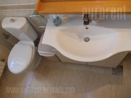 KNEZ MIHAILOVA | 4zida.rs