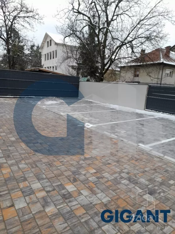Četvoroiposoban stan | 4zida