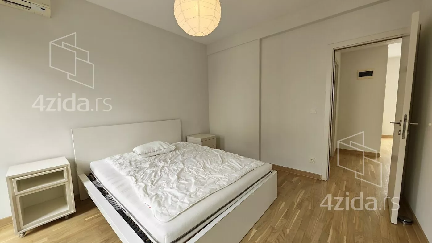 Četvoroiposoban stan | 4zida