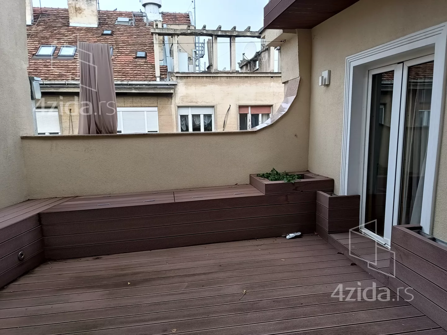 Četvoroiposoban stan | 4zida