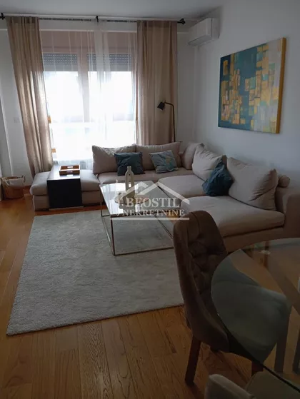 Tadije Sondermajera | 4zida.rs