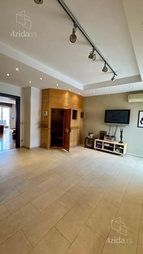 Petoiposoban stan | 4zida