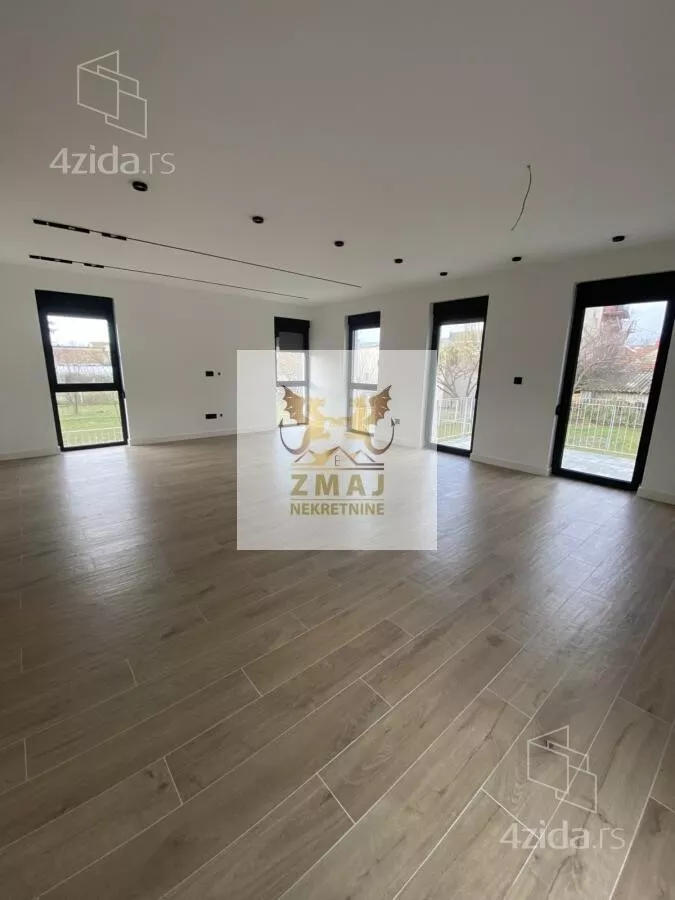 Petosoban stan | 4zida