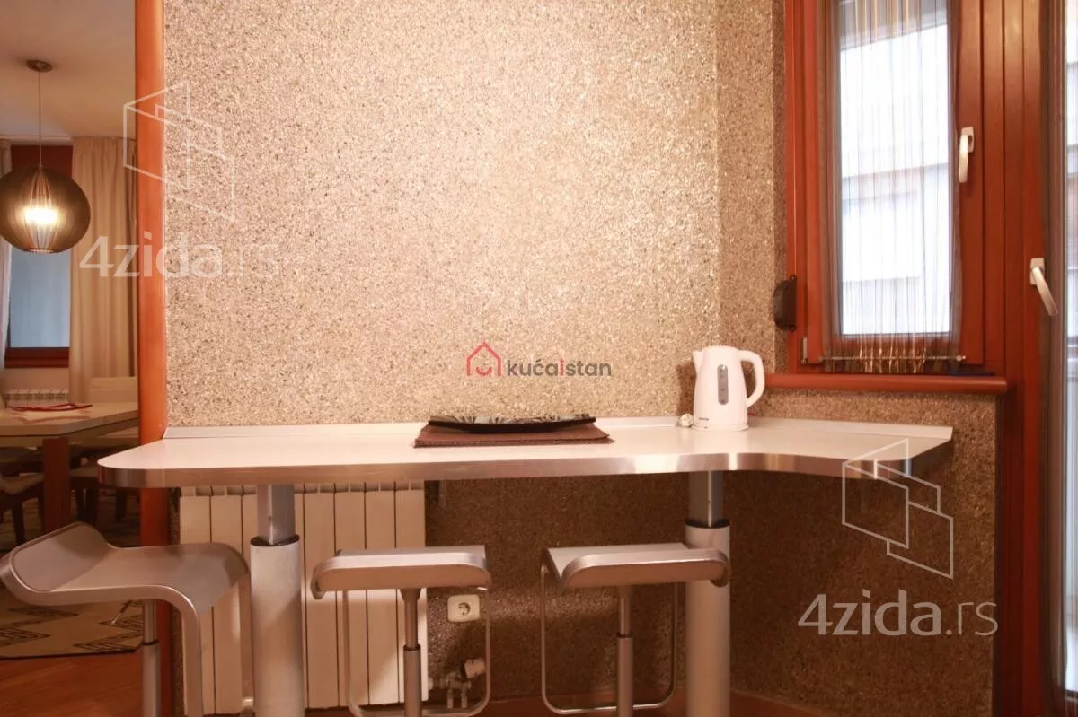 Petosoban stan | 4zida