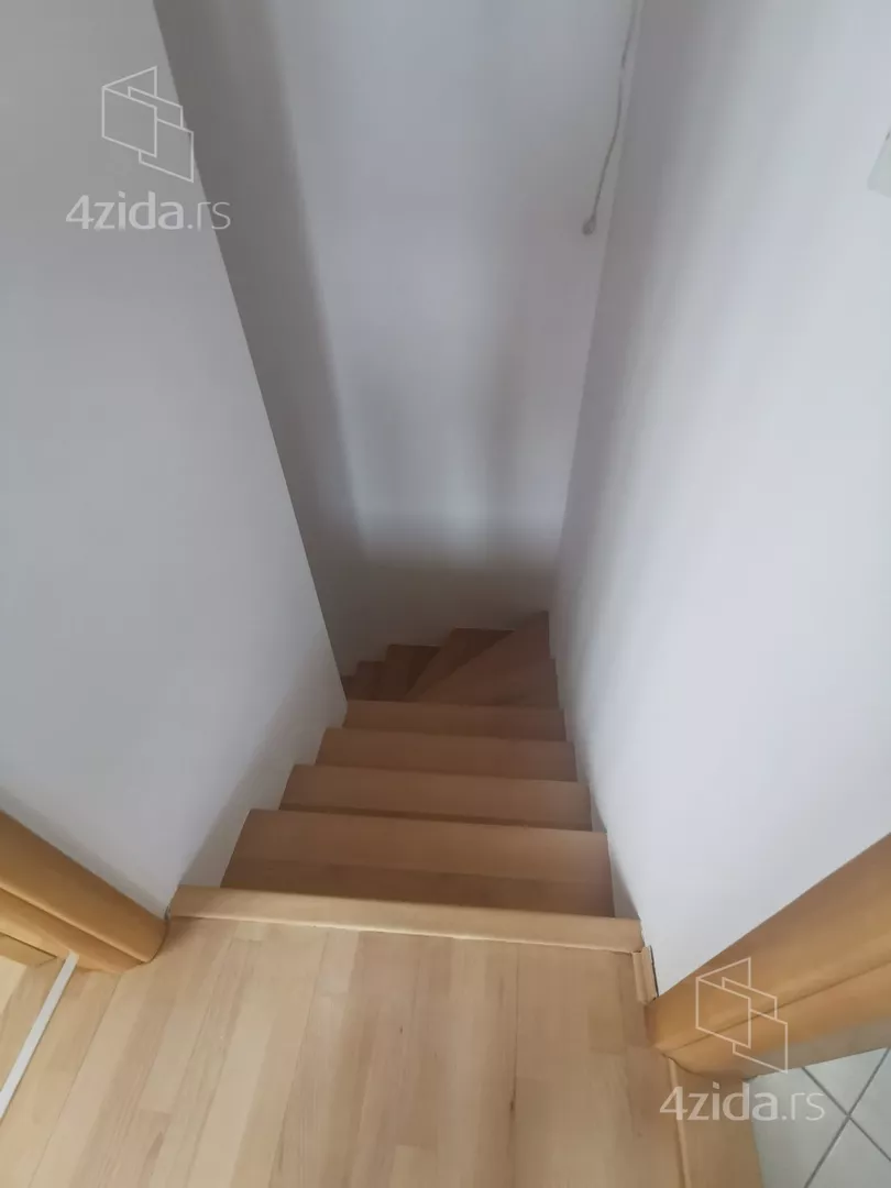 Četvoroiposoban stan | 4zida
