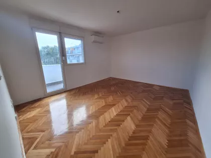 Cara Dušana | 4zida.rs