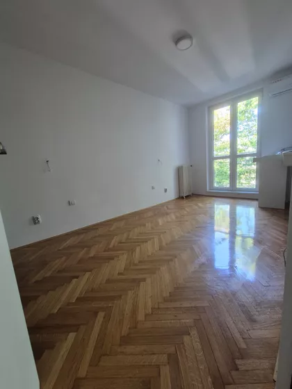 Radovana Dragovića 4 | 4zida.rs