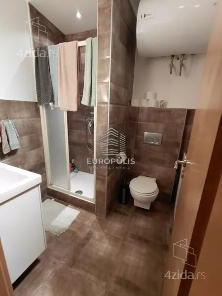 Četvoroiposoban stan | 4zida