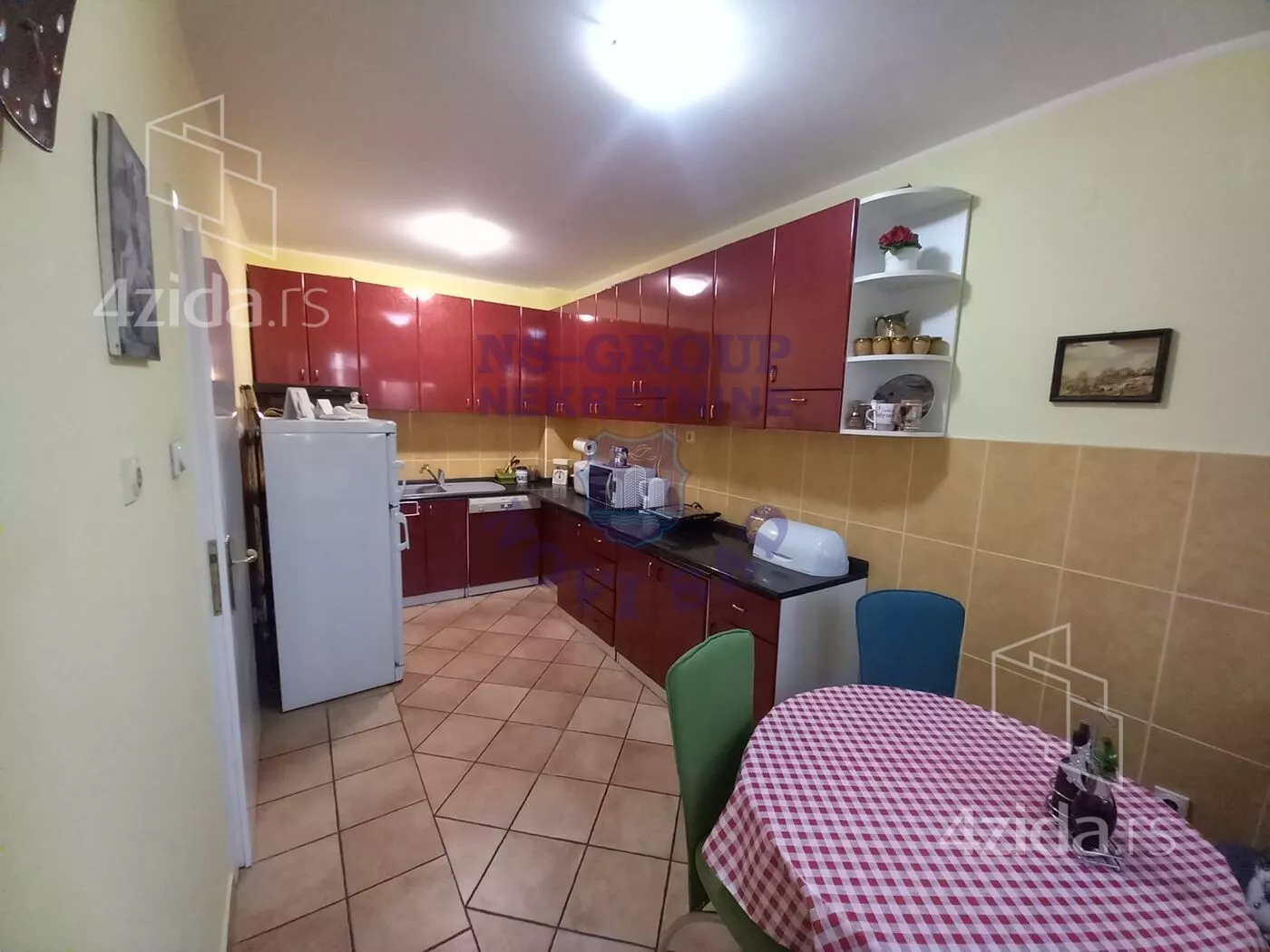 Troiposoban stan | 4zida