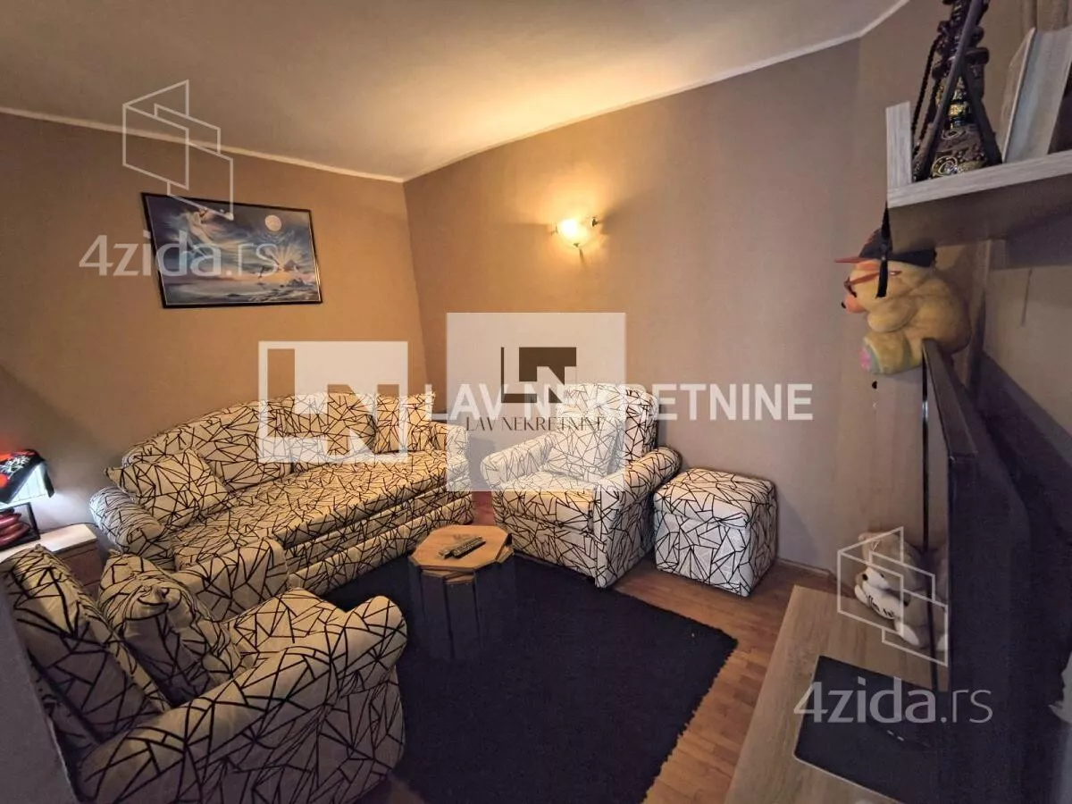 Petosoban stan | 4zida