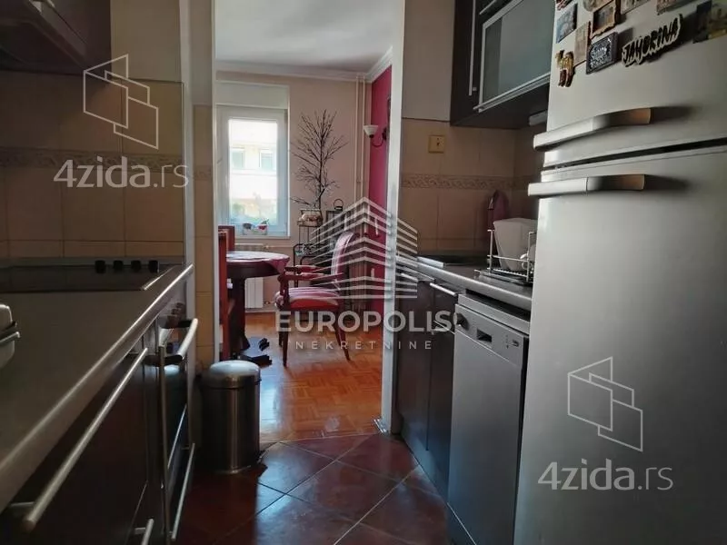 Troiposoban stan | 4zida