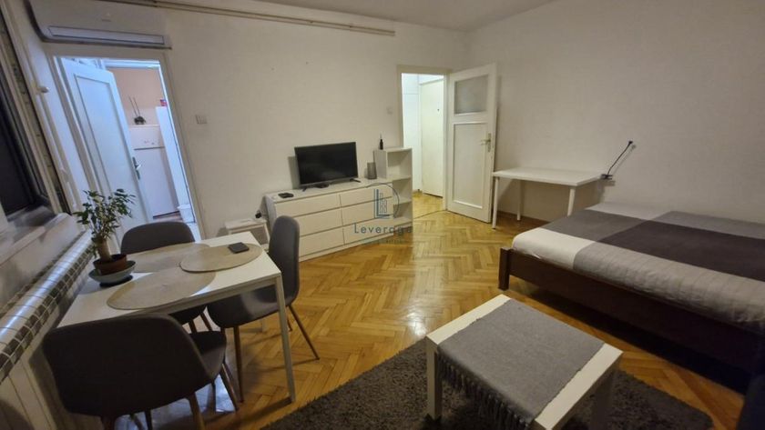 Jednosoban stan, Beograd