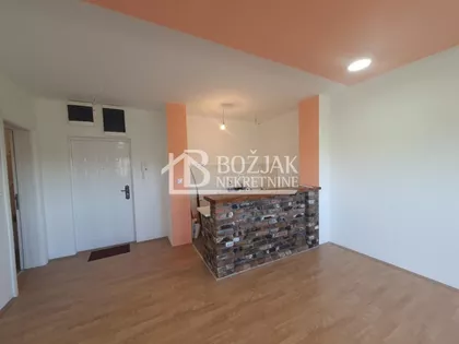 Pere Dobrinovića | 4zida.rs