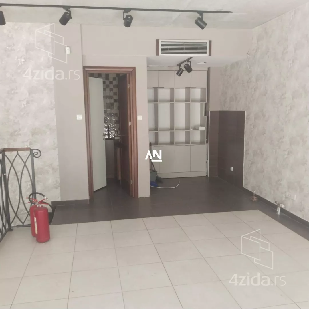 Lokal | 4zida