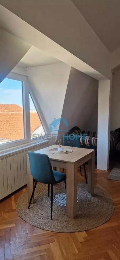 Vladimira Mitrovića | 4zida.rs