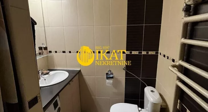 Šestosoban stan | 4zida