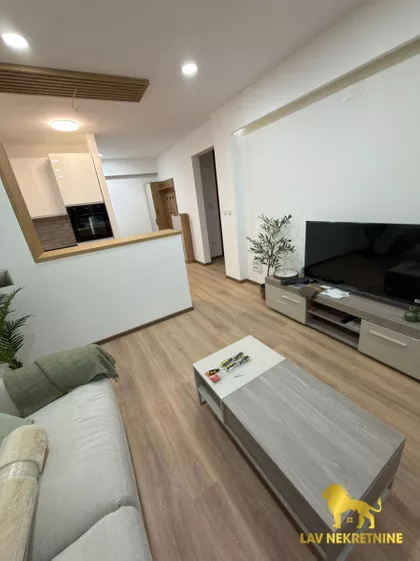 GOGOLJEVA | 4zida.rs