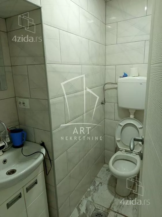 Lokal | 4zida