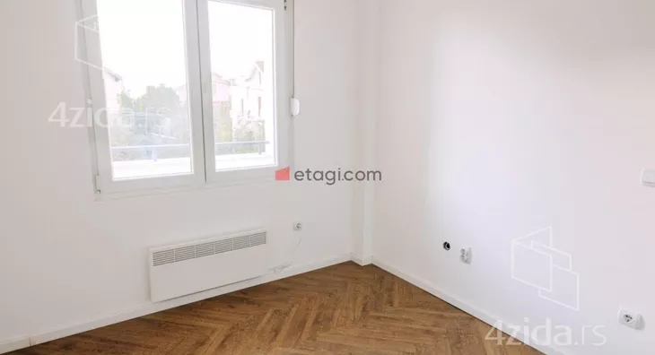 Sedmosoban stan | 4zida