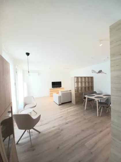 Vuka Karadžića 6 | 4zida.rs