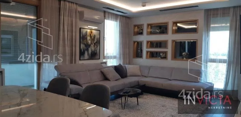 Petosoban stan | 4zida