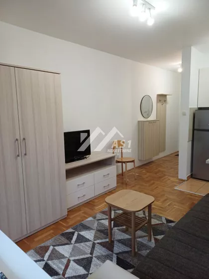 Janka Čmelika | 4zida.rs