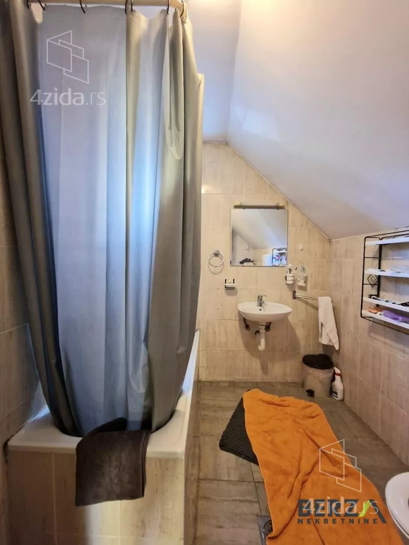 Šestosoban stan | 4zida