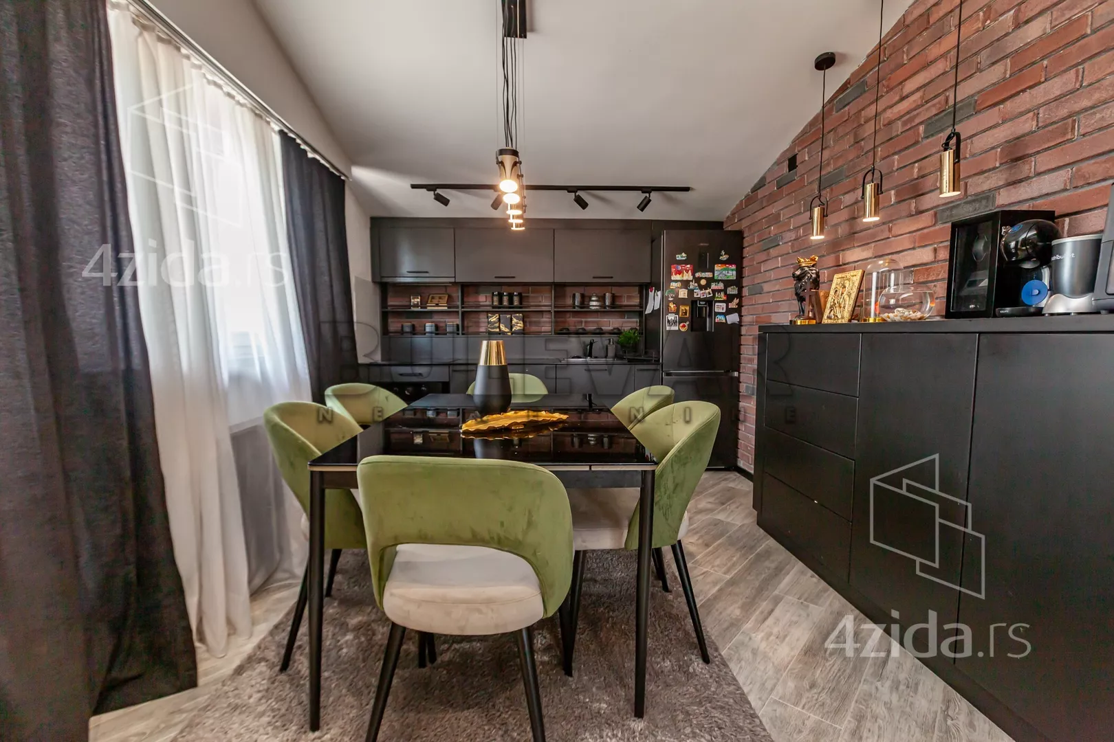 Trosoban stan | 4zida