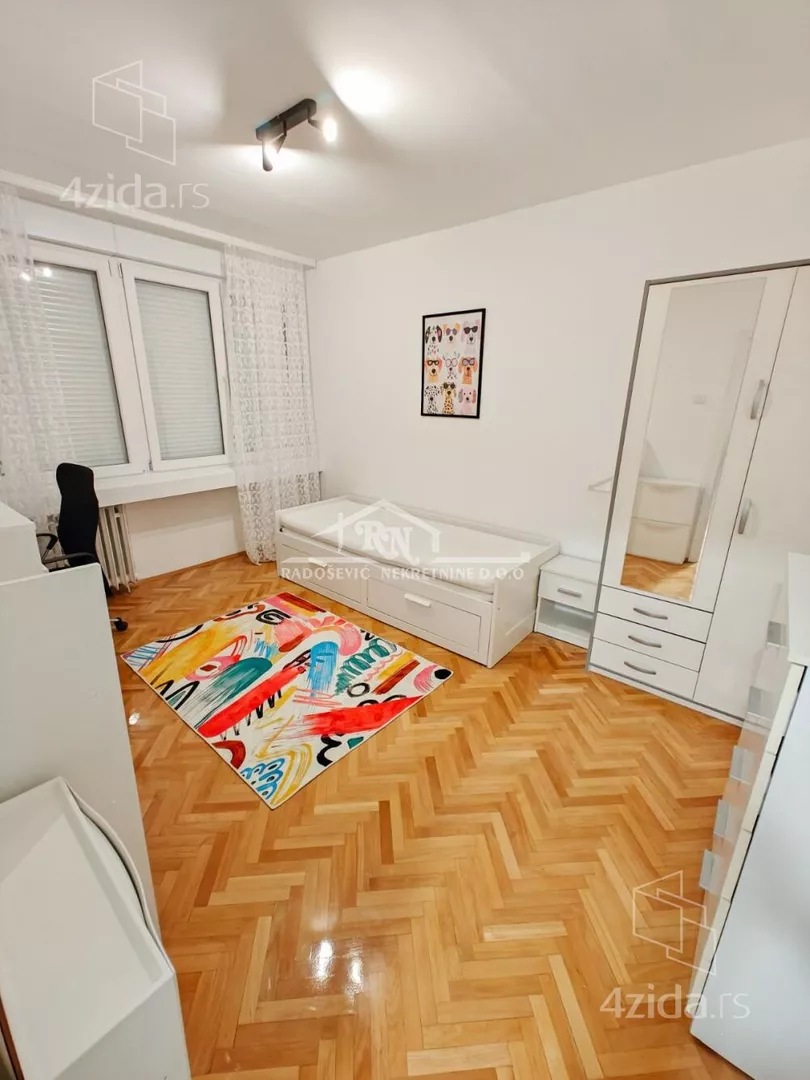 Troiposoban stan | 4zida