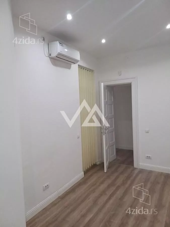 Šestosoban stan | 4zida