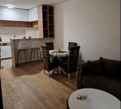 Šumadijska | 4zida.rs