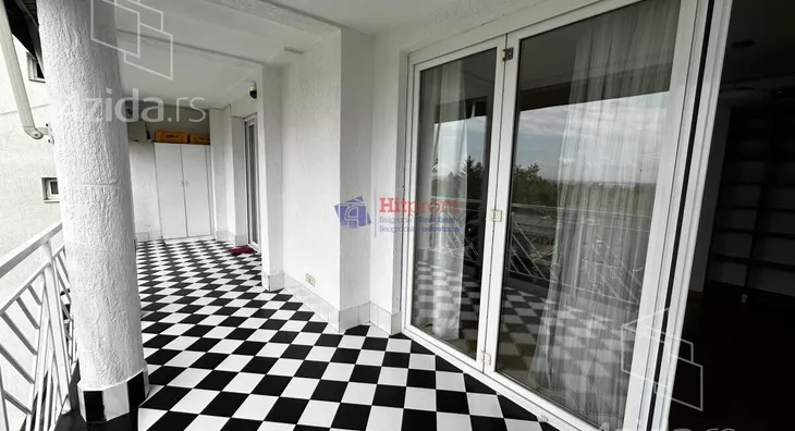 Šestosoban stan | 4zida