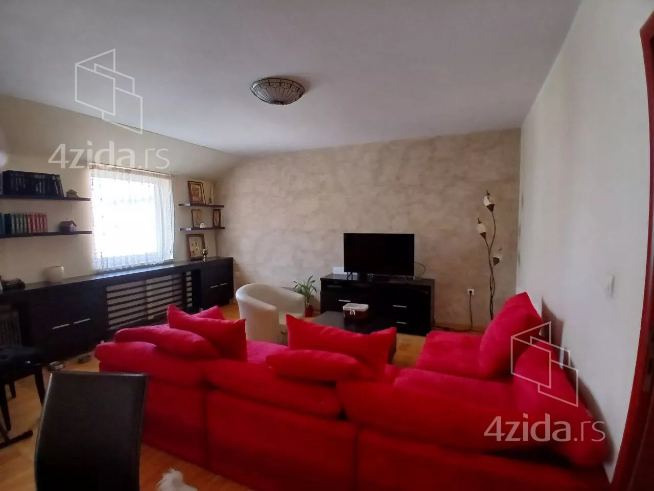 Petosoban stan | 4zida