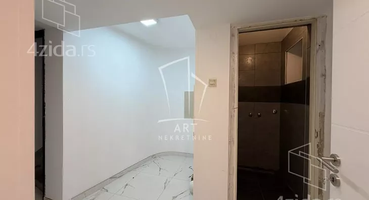 Petoiposoban stan | 4zida