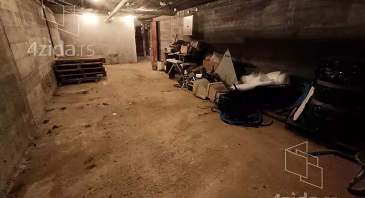 Poslovni prostor | 4zida