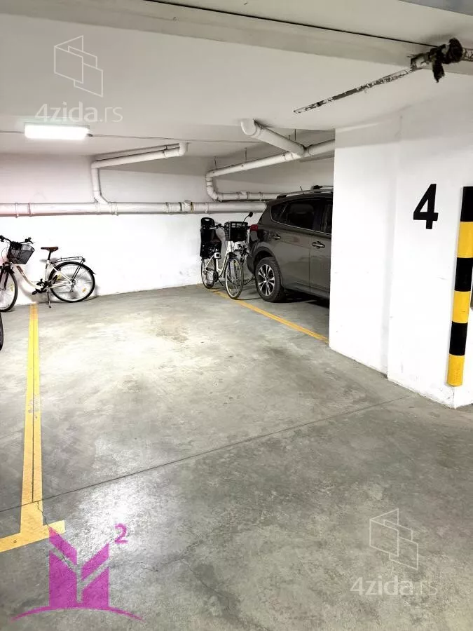 Sedmosoban stan | 4zida