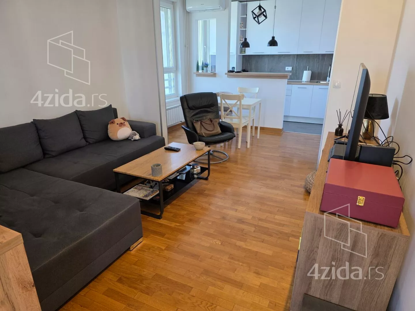 Jednoiposoban stan | 4zida